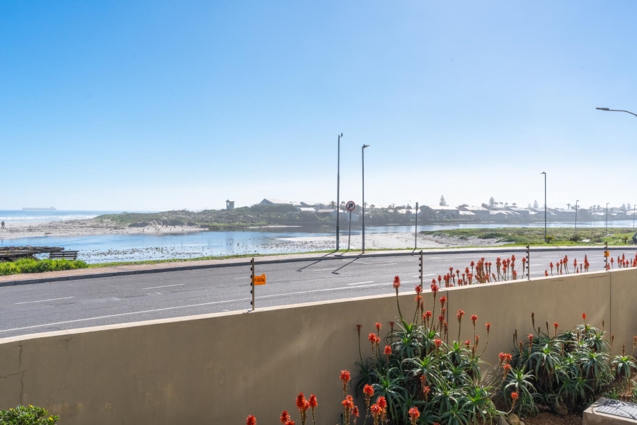 To Let 2 Bedroom Property for Rent in Lagoon Beach Western Cape